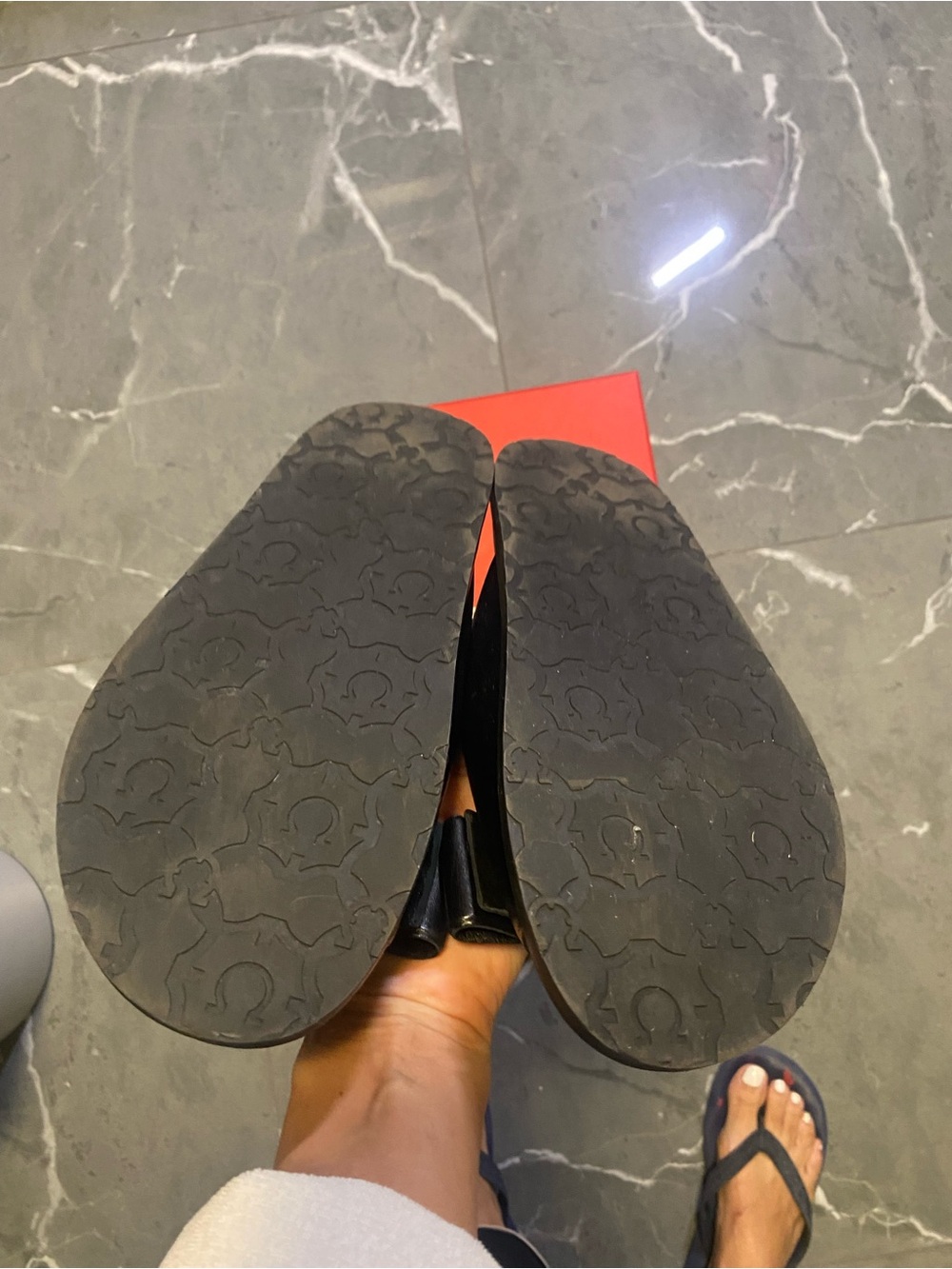 Salvatore Ferragamo Black Leather Vara Bow Slides - Picture 6 of 6
